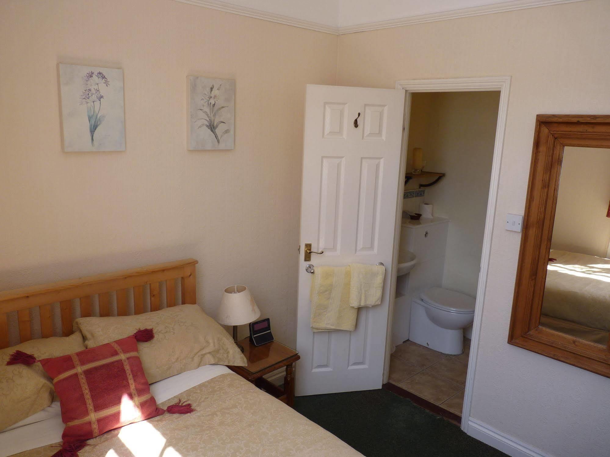 Bed and Breakfast Newport Quay Exterior foto