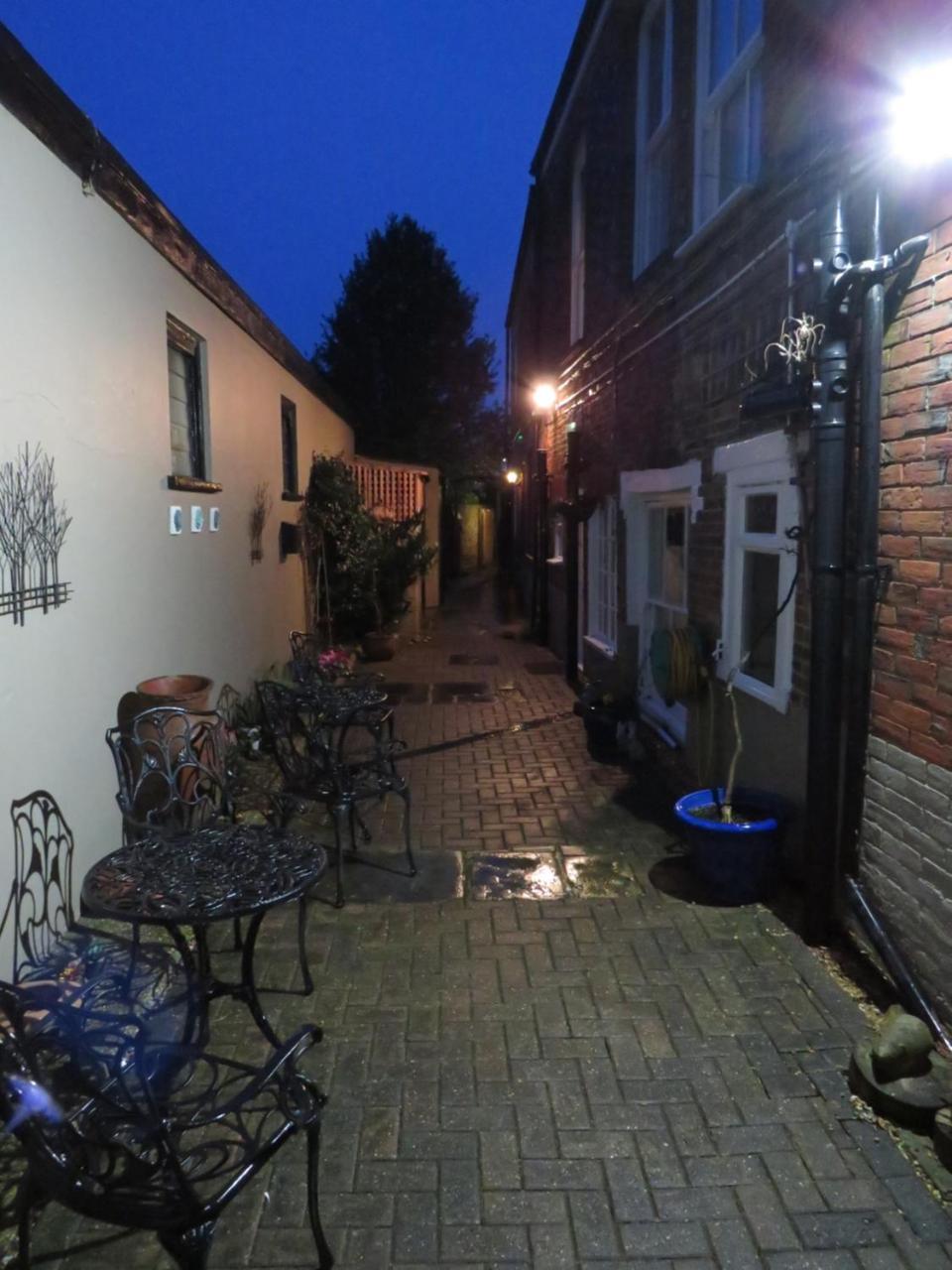 Bed and Breakfast Newport Quay Exterior foto